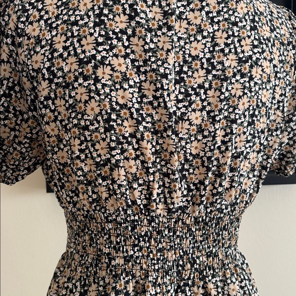 Floral Short Sleeve Floral Dress - Picture 6 of 12